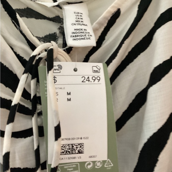 Ladies Top - Picture 2 of 3